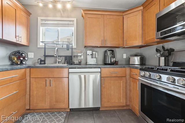 20413 Caniff Street, Clinton Township, MI 48035