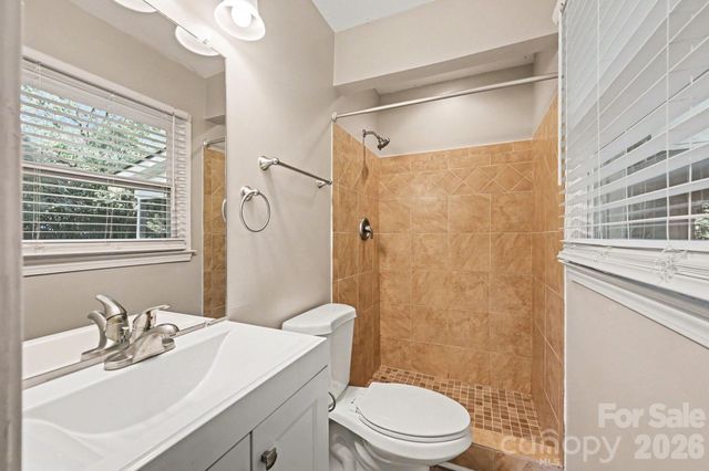 6915 Idlewild Road, Charlotte, NC 28212