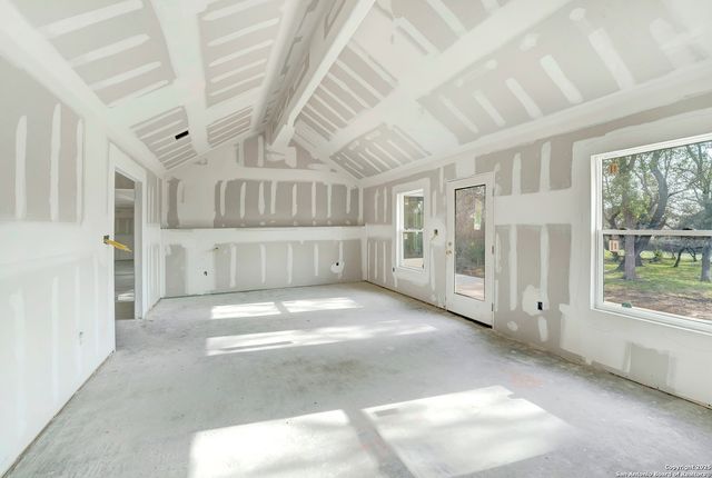 306 N Rolling Oaks Ln, San Antonio, TX 78253