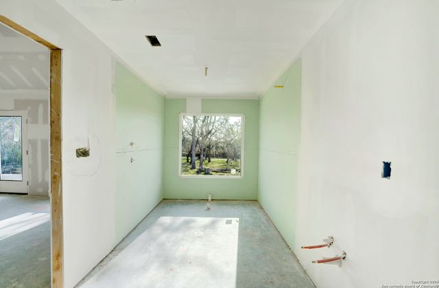 306 N Rolling Oaks Ln, San Antonio, TX 78253