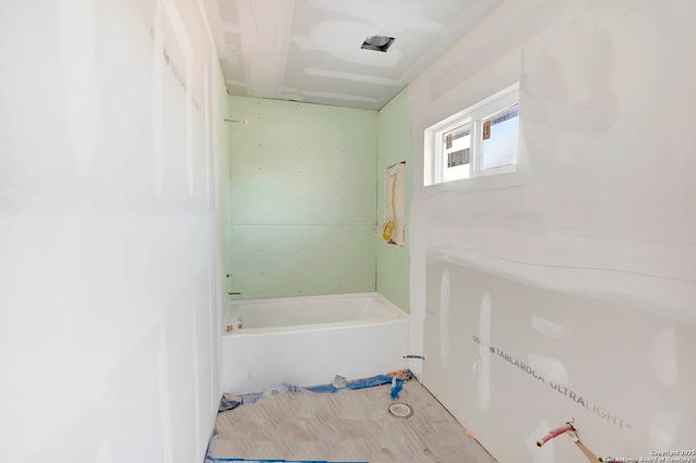 306 N Rolling Oaks Ln, San Antonio, TX 78253