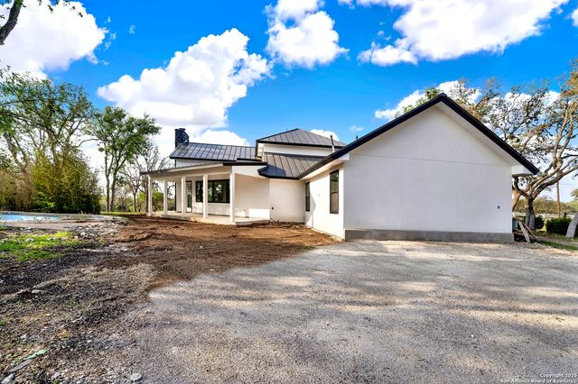 306 N Rolling Oaks Ln, San Antonio, TX 78253