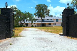 306 N Rolling Oaks Ln, San Antonio, TX 78253