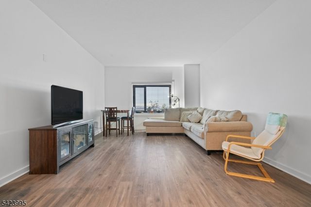 1 Carriage City Plz 1211, Rahway City, NJ 07065