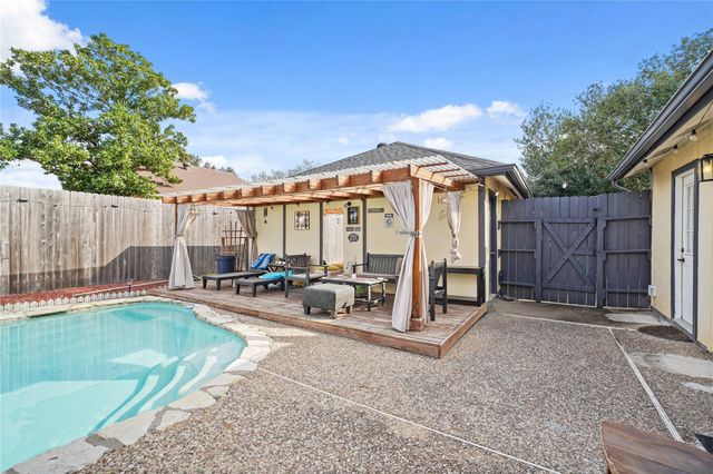 10711 Braes Forest Drive, Houston, TX 77071