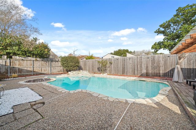 10711 Braes Forest Drive, Houston, TX 77071