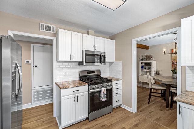 17 Oak Lane, Shalimar, FL 32579