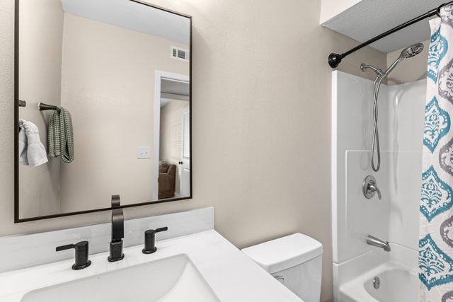 17 Oak Lane, Shalimar, FL 32579