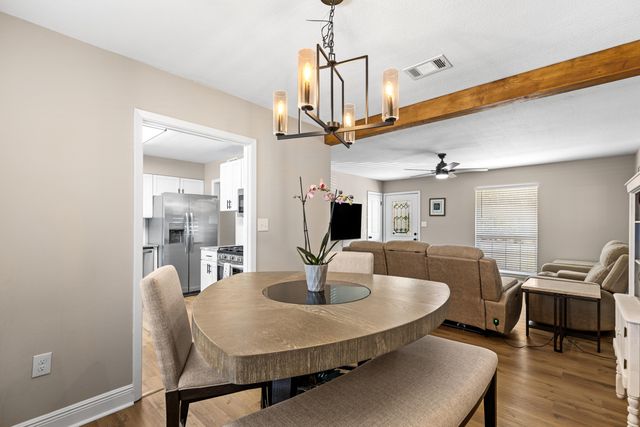 17 Oak Lane, Shalimar, FL 32579