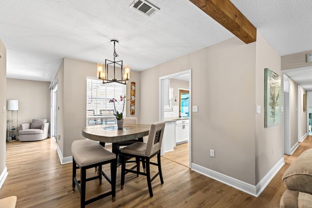 17 Oak Lane, Shalimar, FL 32579