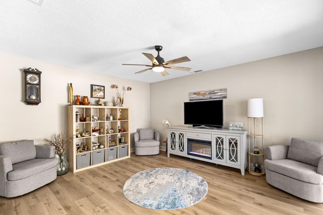 17 Oak Lane, Shalimar, FL 32579