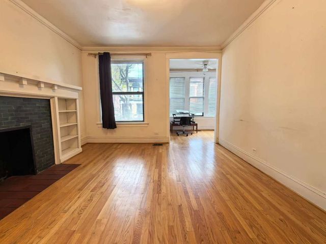 651 E 50th Place 1W, Chicago, IL 60615