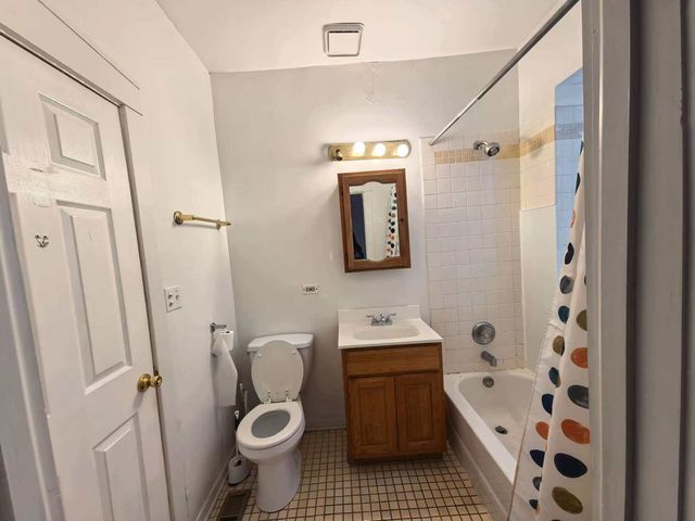 651 E 50th Place 1W, Chicago, IL 60615