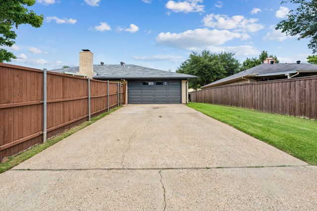 1888 Hilltop Drive, Lewisville, TX 75077