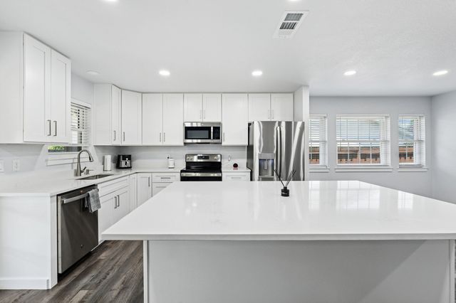 1888 Hilltop Drive, Lewisville, TX 75077