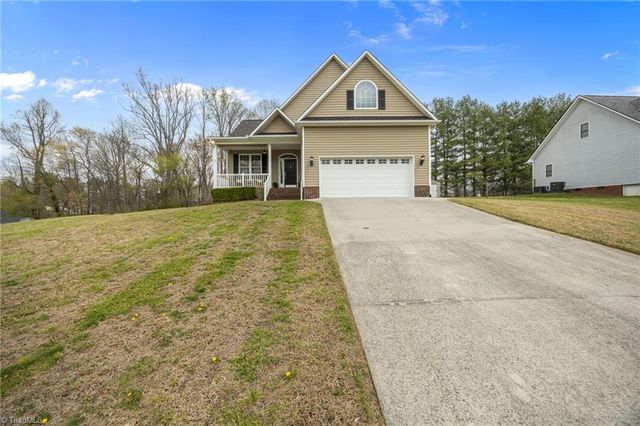 114 Meadow Stone Lane, Mount Airy, NC 27030