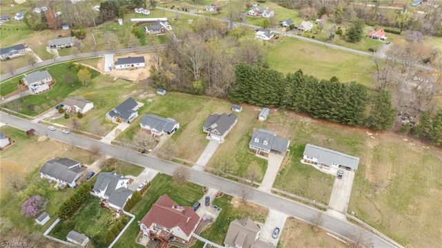 114 Meadow Stone Lane, Mount Airy, NC 27030