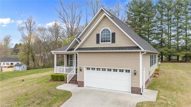 114 Meadow Stone Lane, Mount Airy, NC 27030
