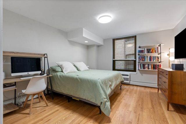 3900 N Pine Grove Avenue 209, Chicago, IL 60613