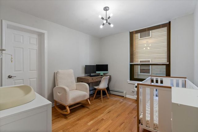3900 N Pine Grove Avenue 209, Chicago, IL 60613