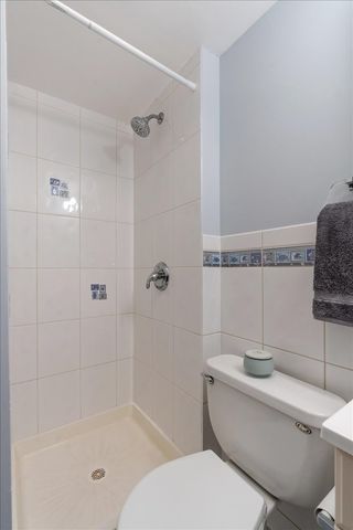 3900 N Pine Grove Avenue 209, Chicago, IL 60613