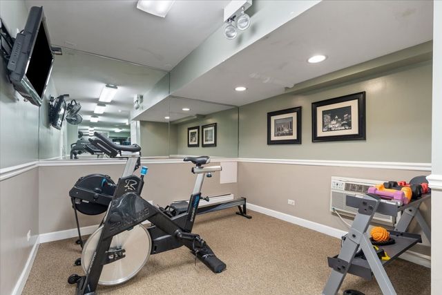 3900 N Pine Grove Avenue 209, Chicago, IL 60613
