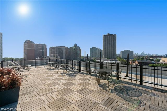 3900 N Pine Grove Avenue 209, Chicago, IL 60613