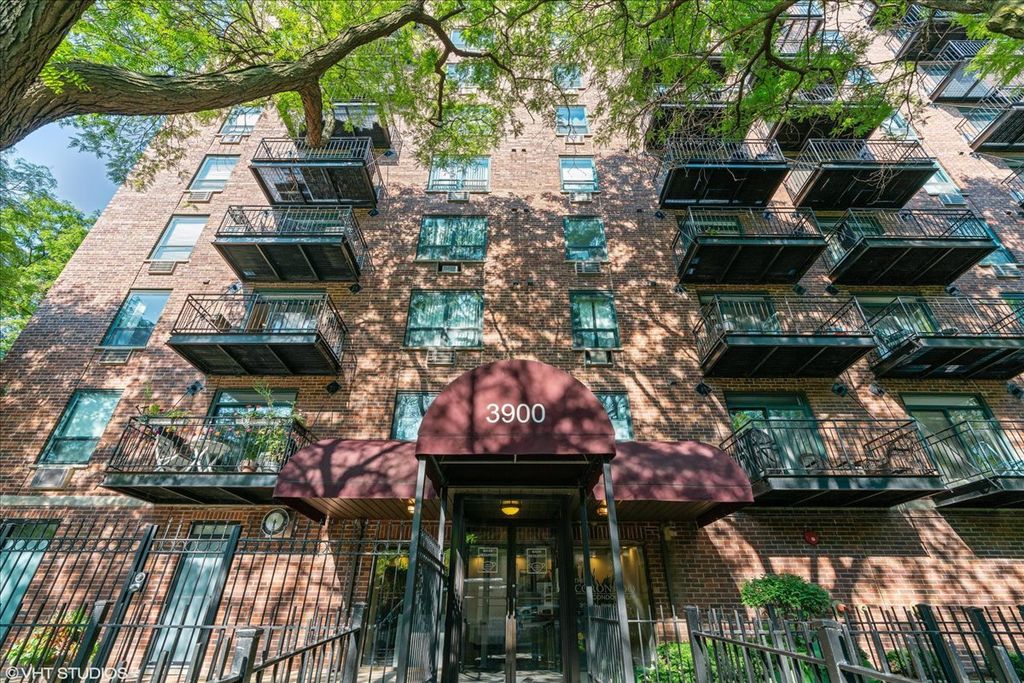 3900 N Pine Grove Avenue 209, Chicago, IL 60613