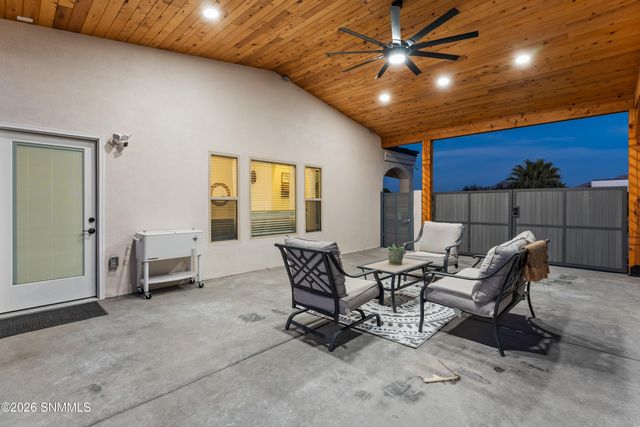 4543 Mesa Central Drive, Las Cruces, NM 88011