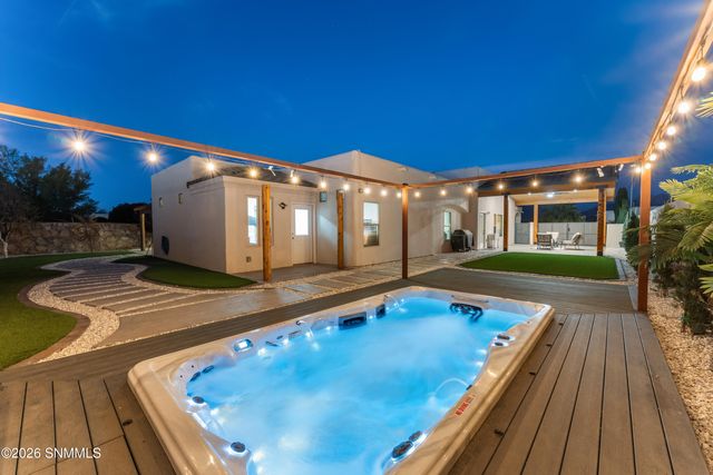 4543 Mesa Central Drive, Las Cruces, NM 88011