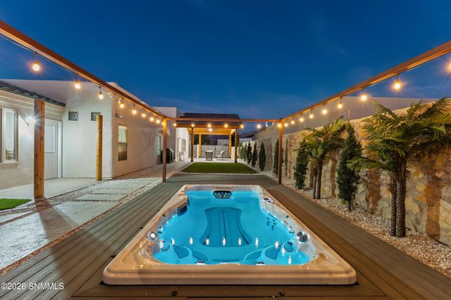 4543 Mesa Central Drive, Las Cruces, NM 88011