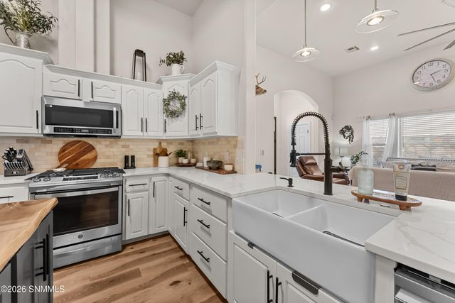 4543 Mesa Central Drive, Las Cruces, NM 88011