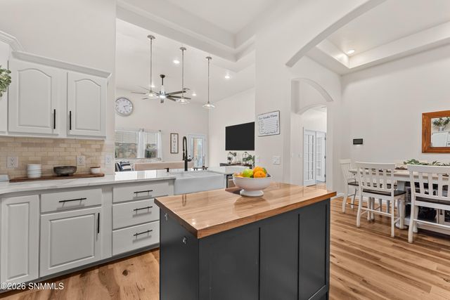 4543 Mesa Central Drive, Las Cruces, NM 88011