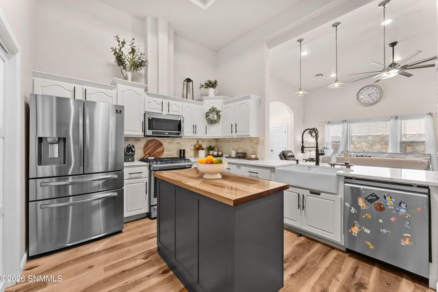 4543 Mesa Central Drive, Las Cruces, NM 88011