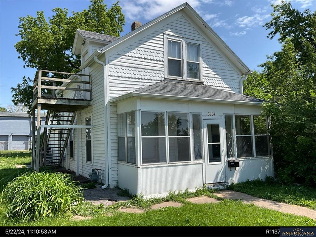3634 R Street, Omaha, NE 68107