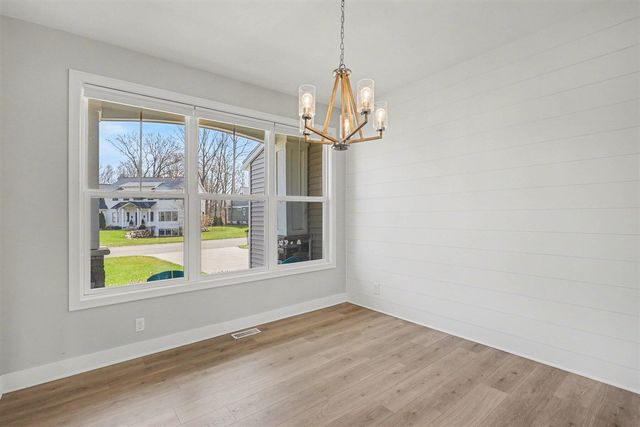 2803 Pinehill Drive, Holland, MI 49424