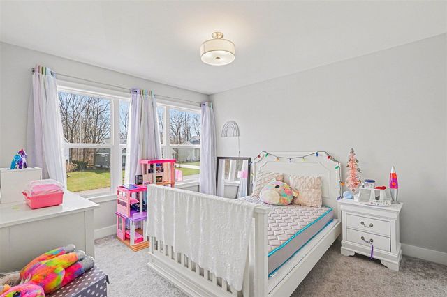 2803 Pinehill Drive, Holland, MI 49424