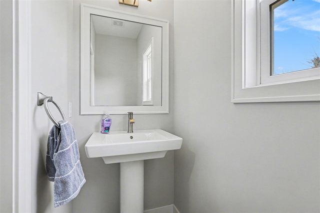 2803 Pinehill Drive, Holland, MI 49424