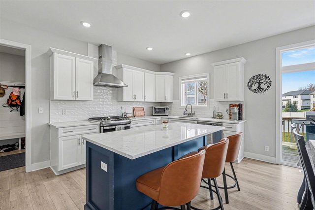 2803 Pinehill Drive, Holland, MI 49424