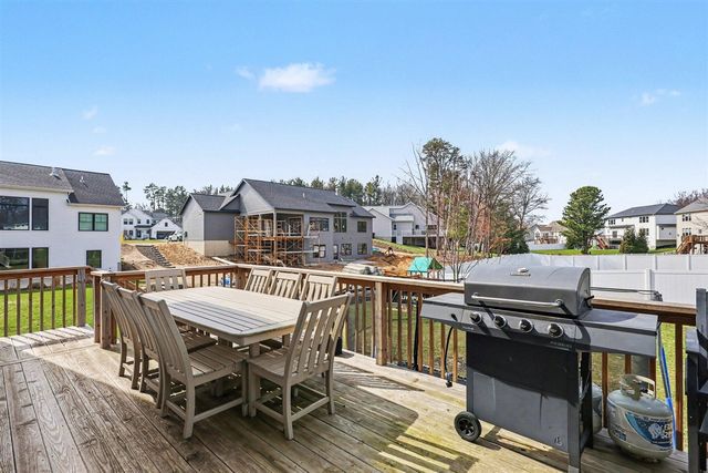 2803 Pinehill Drive, Holland, MI 49424