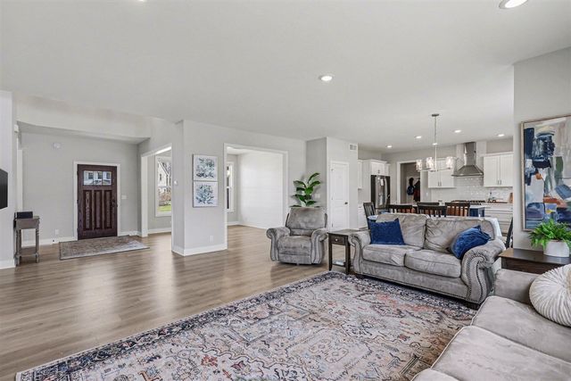 2803 Pinehill Drive, Holland, MI 49424