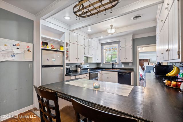 155 N Randolph Street, Holly Springs, MS 38635