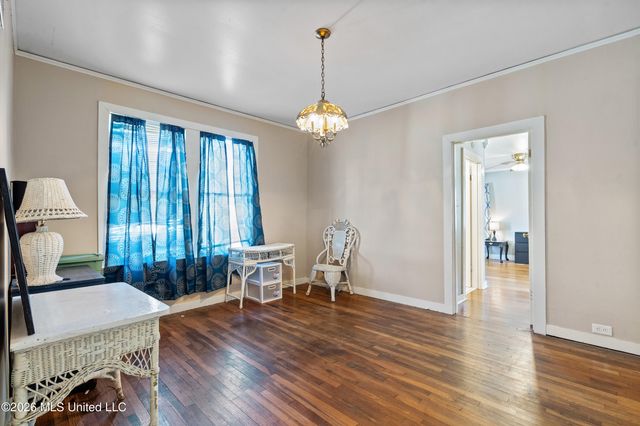 155 N Randolph Street, Holly Springs, MS 38635