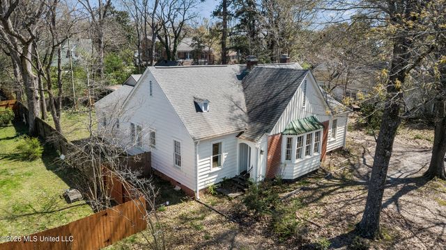 155 N Randolph Street, Holly Springs, MS 38635