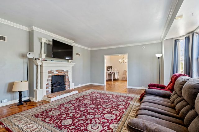 155 N Randolph Street, Holly Springs, MS 38635