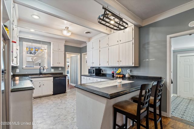 155 N Randolph Street, Holly Springs, MS 38635