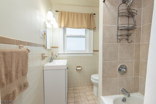 76 Elliot Pl, East Orange City, NJ 07018