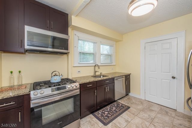 76 Elliot Pl, East Orange City, NJ 07018
