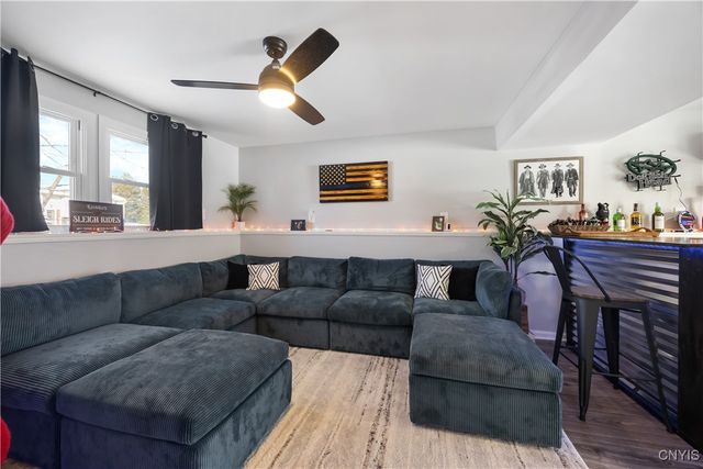 8025 Bamm Hollow Road, Clay, NY 13041