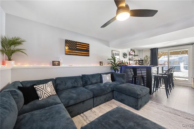 8025 Bamm Hollow Road, Clay, NY 13041